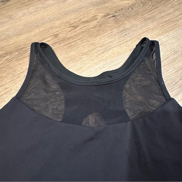 Lululemon Gear Up Bra Size 10 - Picture 2 of 4